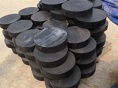 永丰县板式橡胶支座由若干层橡胶片与薄钢板经加压硫化